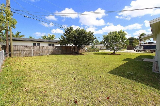 Building Photo - 6203 SW 108th Pl