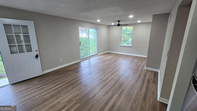 Building Photo - 3025 Mangum Dr