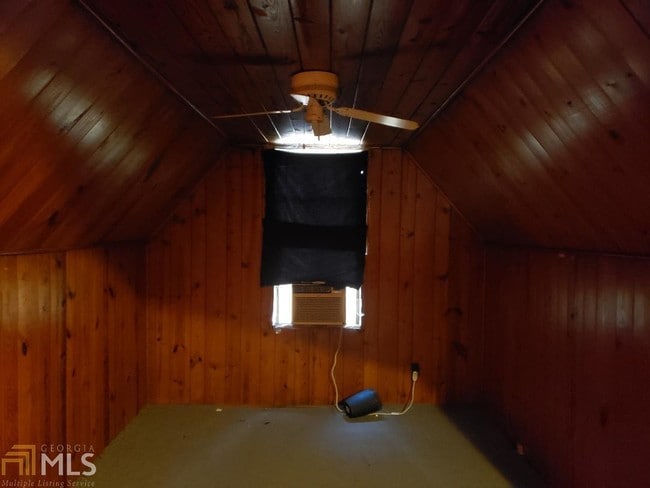 Building Photo - 586 Shannon Dr SW