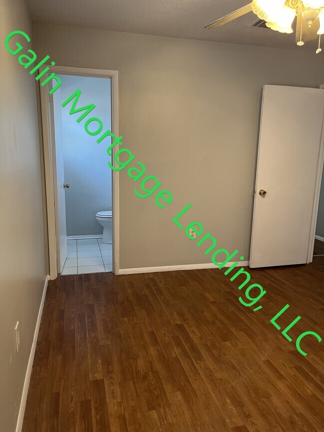 Building Photo - 102 Lucian Cir