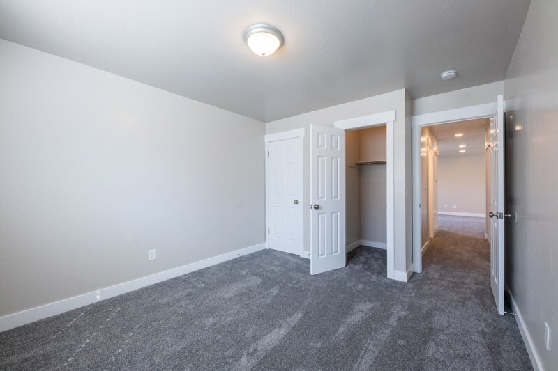 Building Photo - 5235 S Glendon Wy