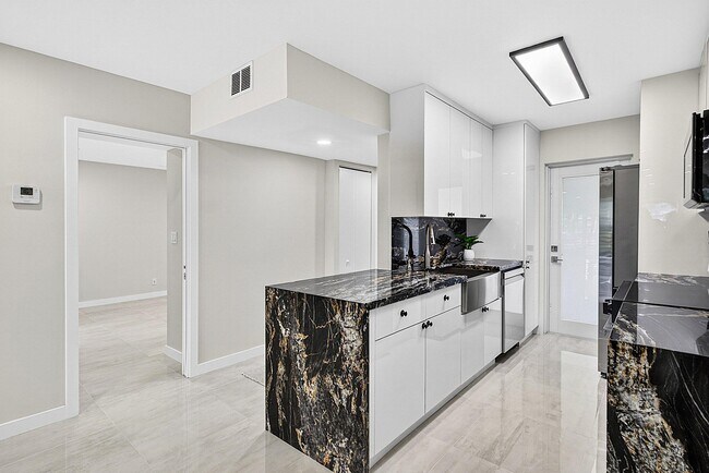 Building Photo - 3351 Spanish Trail