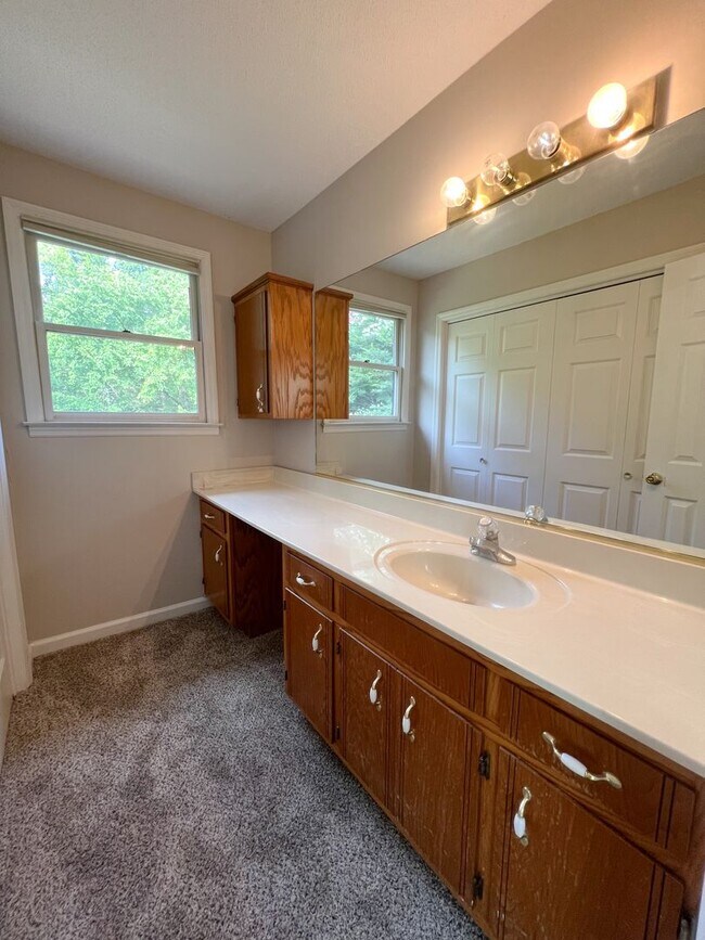 Building Photo - Gorgeous Single-Family Home! Large Deck, B...
