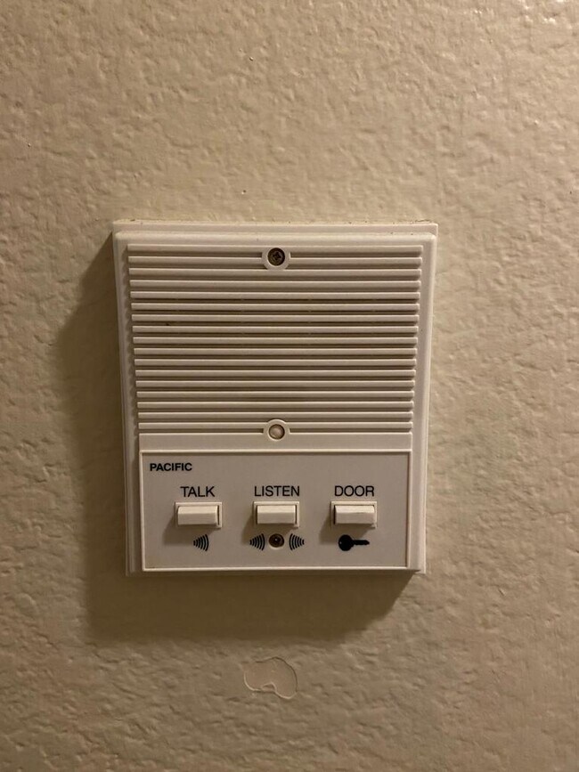 INTERCOM - 125 N Cabrillo Ave