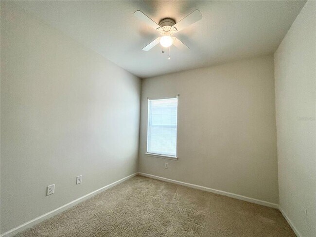 Building Photo - 10668 Old Sycamore Lp