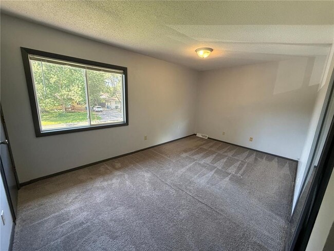 Building Photo - 415 Belle Aire Dr