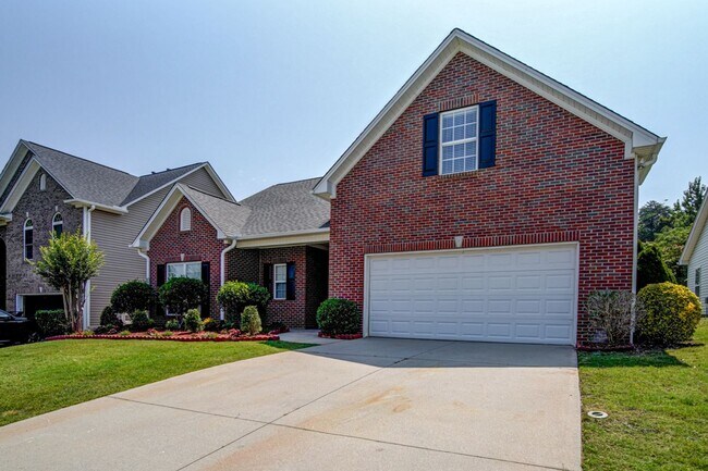 Building Photo - 4 BR/2 BA, 1 Car Garage, Charming Home in ...