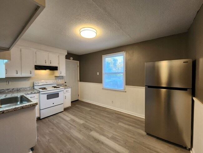 Building Photo - 108 Tandy Dr