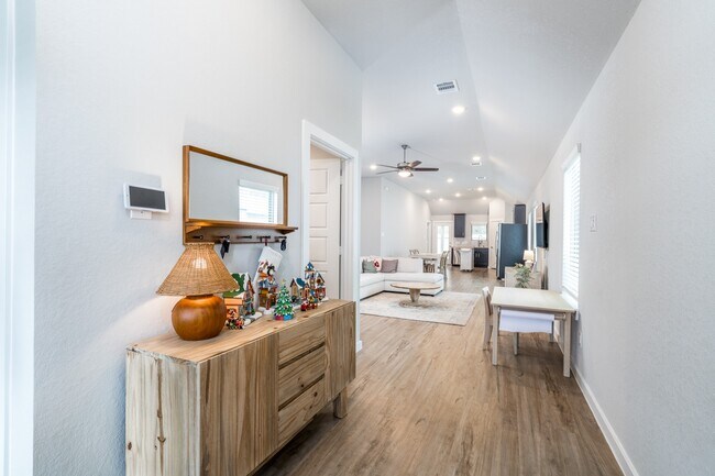 Building Photo - 17568 Rosewood Manor Ln