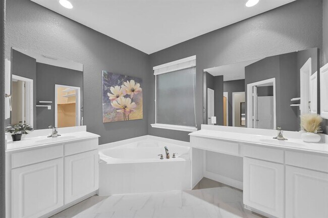 Building Photo - 31322 Evergreen Park Ln