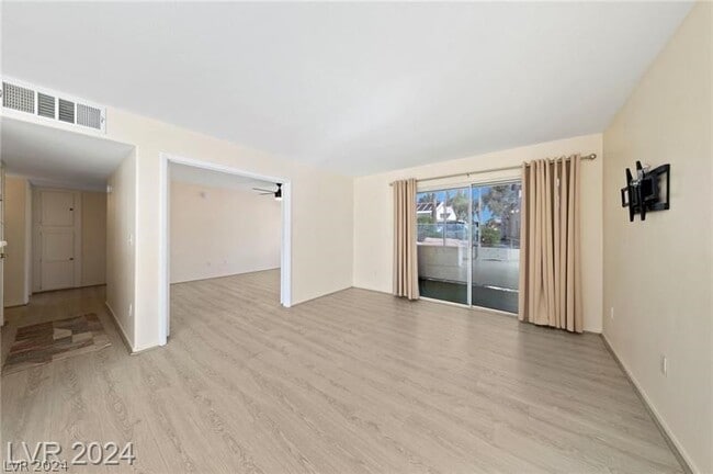 Building Photo - 3425 E Russell Rd