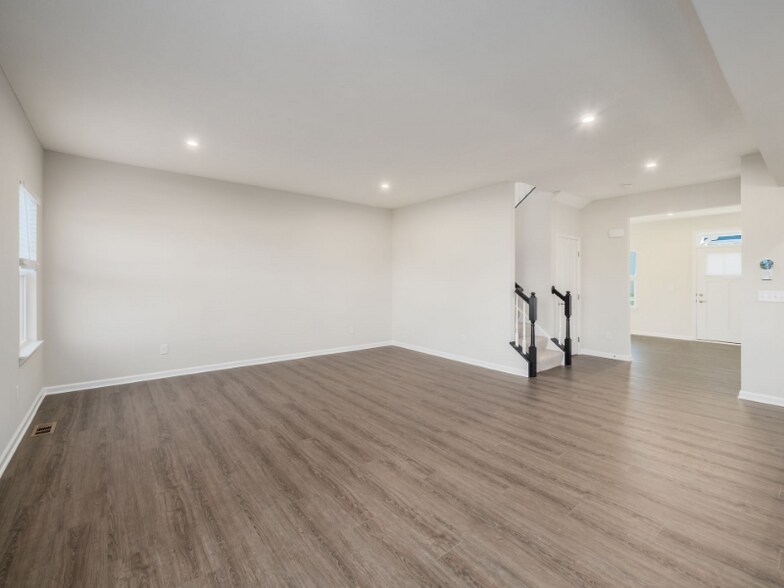 Building Photo - 370 Alicia Kelton Dr