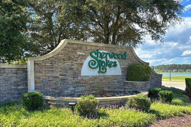 Building Photo - Sherwood Lakes