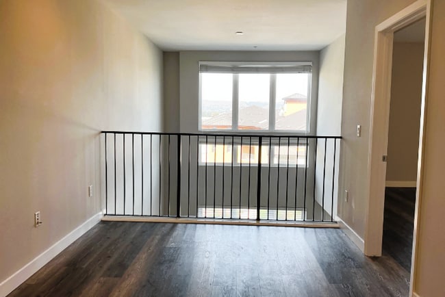 Building Photo - Dublin Condo