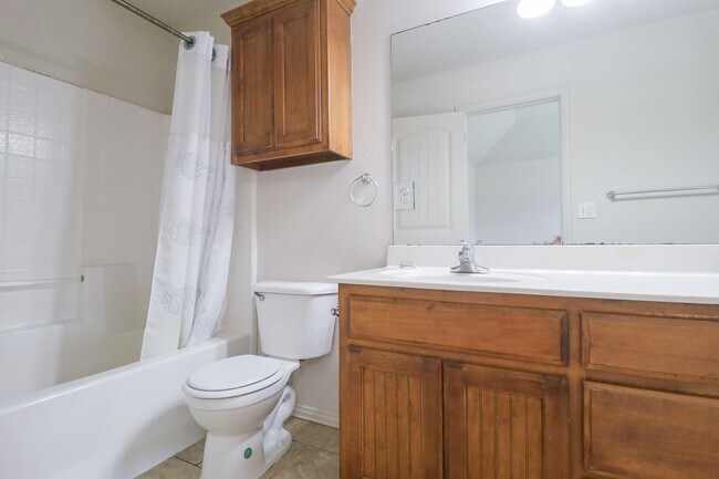 Building Photo - 3 Bed 2 Bath Home in Collinsville *Price D...