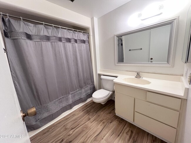 Building Photo - 9815 W Lancaster Dr