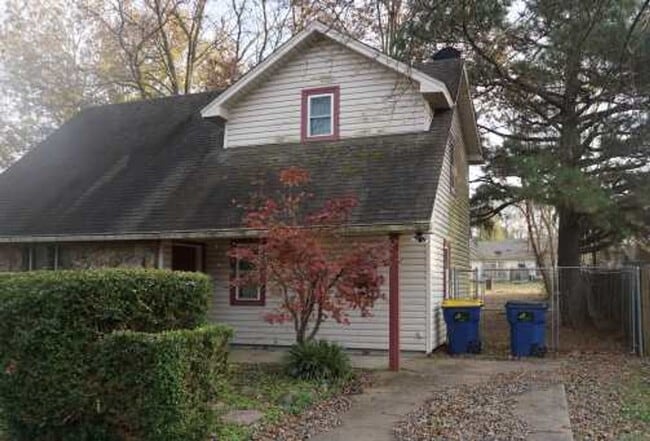 Building Photo - 65 Sycamore Cir