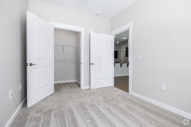 2BR, 2BA - 911SF - Bedroom - Reserve at Mott