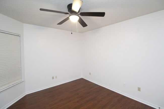 Building Photo - Northeast Pensacola 2BR Home with Fireplace & Covered Patio