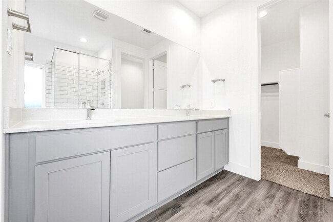 Building Photo - 153 Aurora Spgs Dr