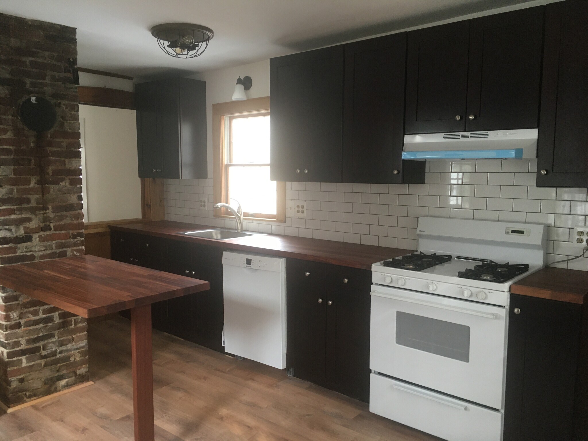 New cabinets - 468 Union St