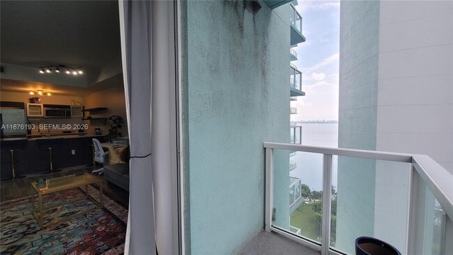 Building Photo - 1900 N Bayshore Dr