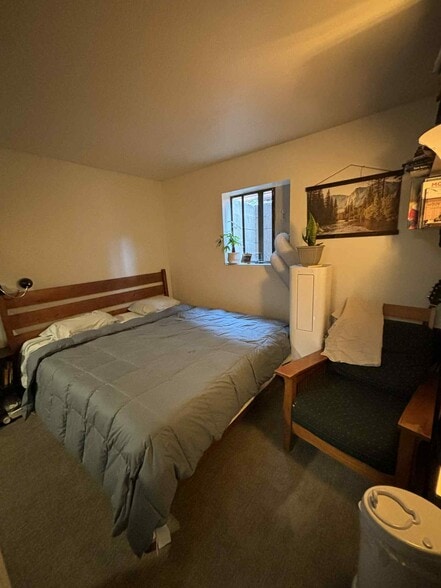 Master Bed - 332 E Main St