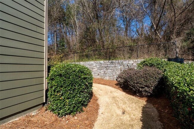 Building Photo - 2532 Village Creek Landing SE