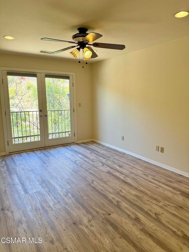 Building Photo - 1922 Golden Sky Cir