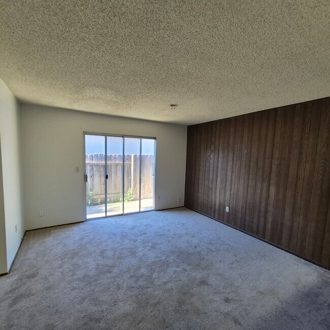 Building Photo - 3332 Jayanne Way