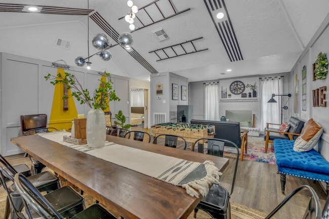 Building Photo - 13330 Trompilla Ln