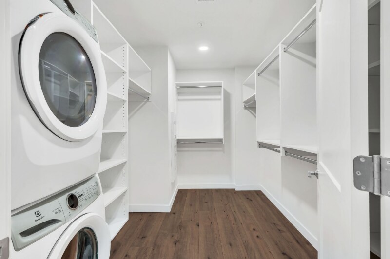 Building Photo - 1212 Demonbreun St