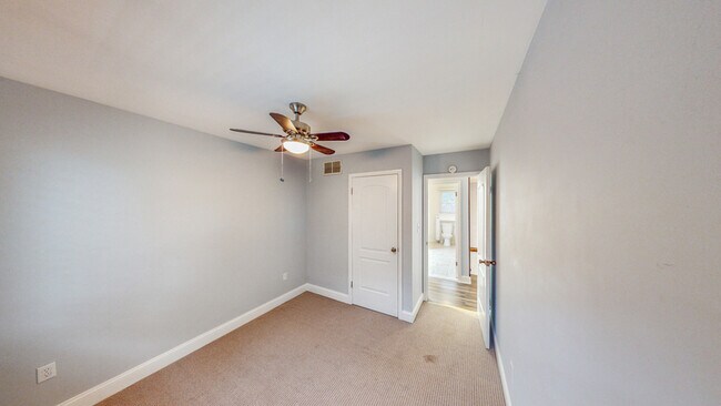 Building Photo - 5512 Hamilton Ave