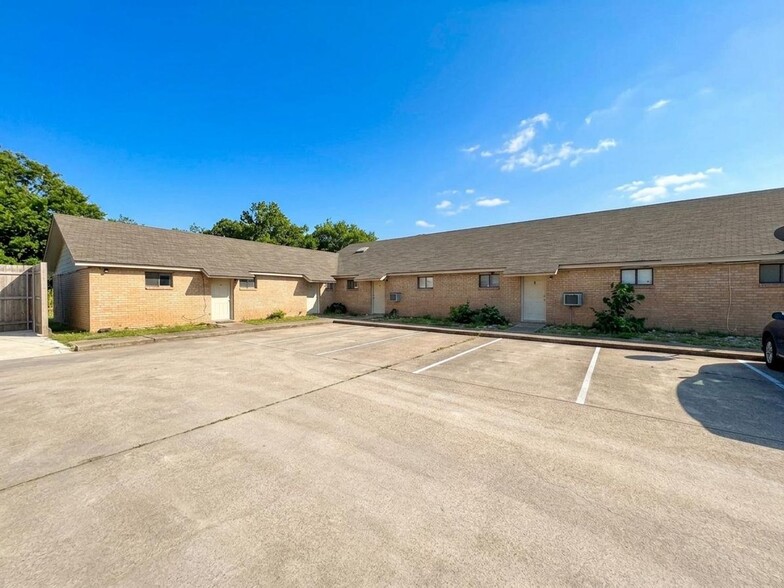 Building Photo - 715 N 20th St