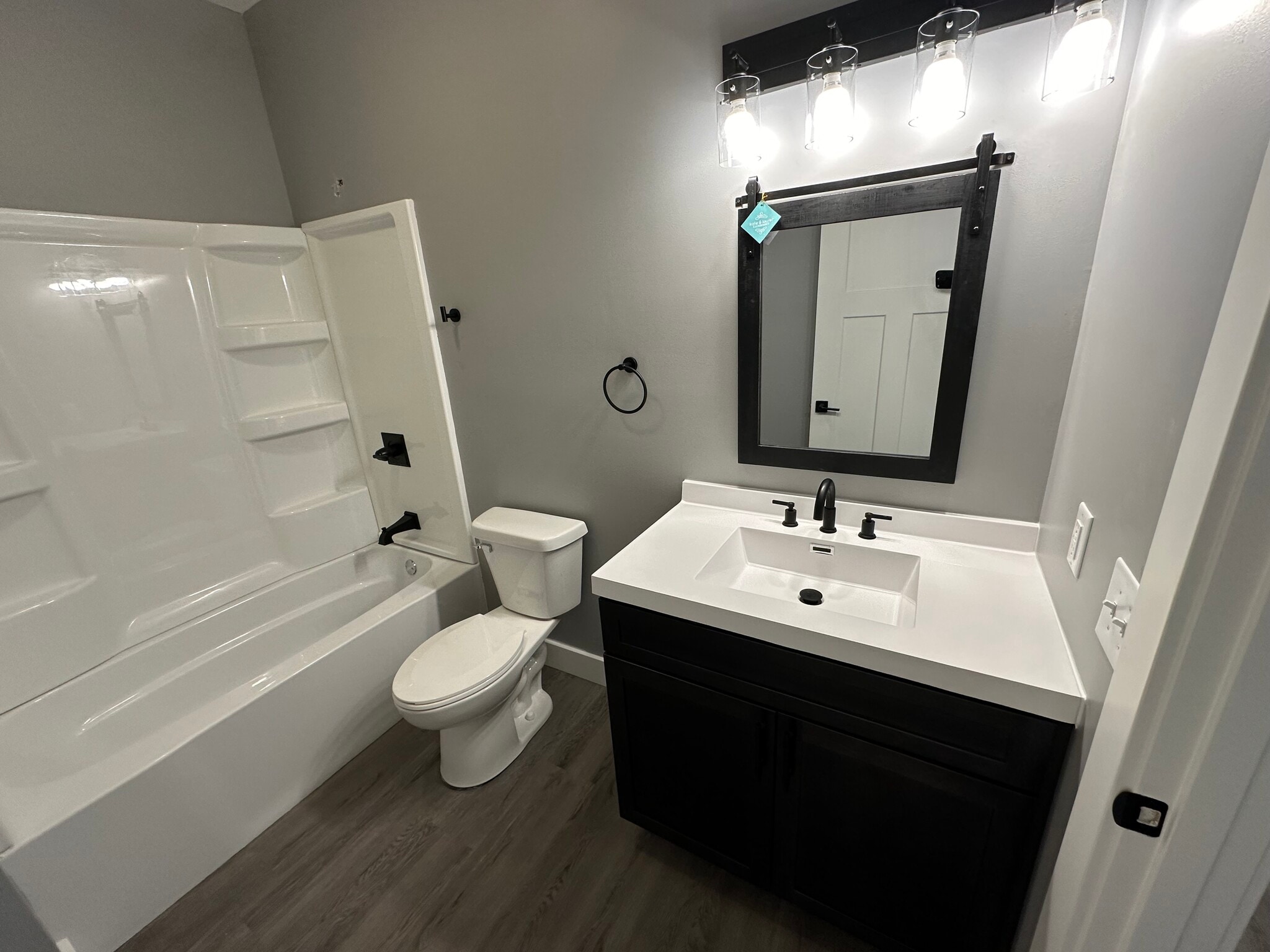 Building Photo - 1102 S Malott St