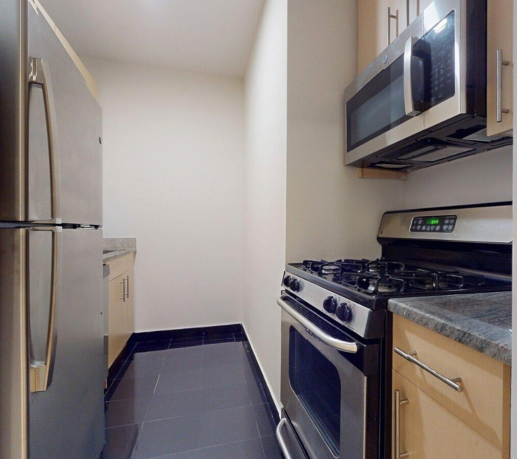 Building Photo - Washington Street