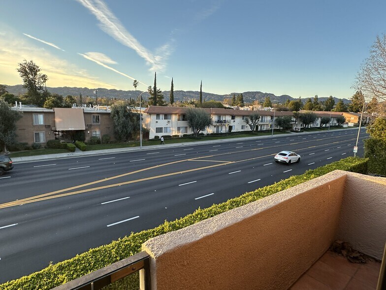 Building Photo - 7826 Topanga Canyon Blvd