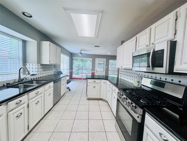 Building Photo - 506 Birch Hill Dr