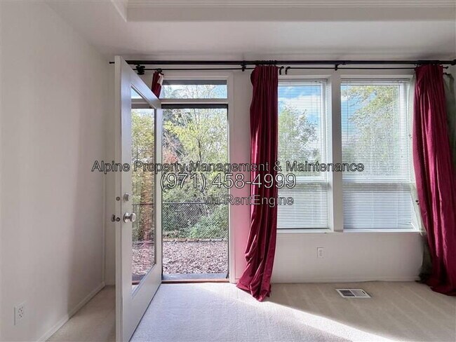 Building Photo - 4143 NW Meisner Dr