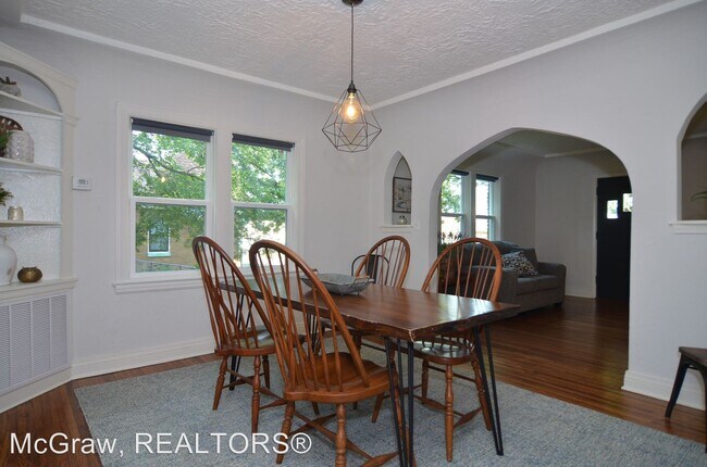 Building Photo - 4 br, 2 bath House - 1132 S. Braden Ave.