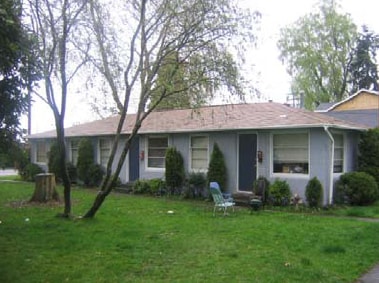 Building Photo - Puyallup Courtyard Apartments