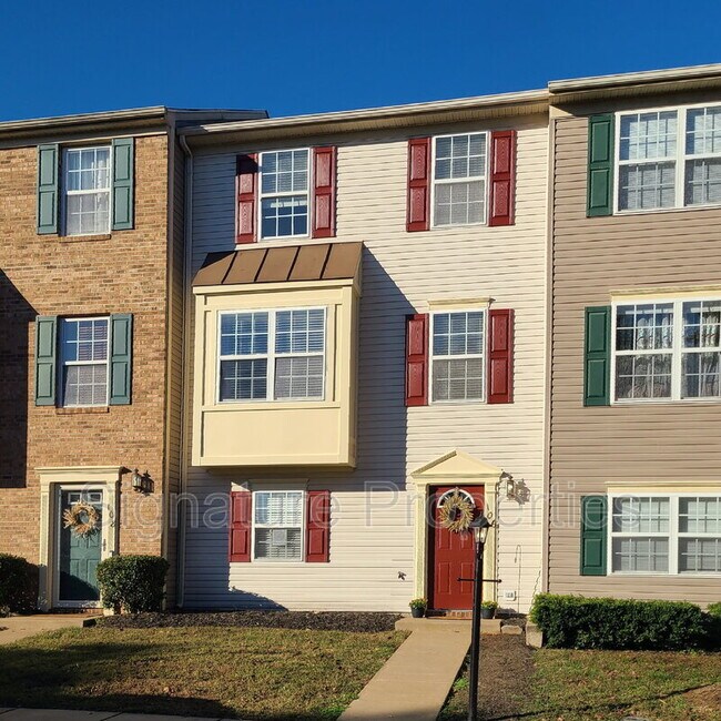 Primary Photo - 106 Regina Ln