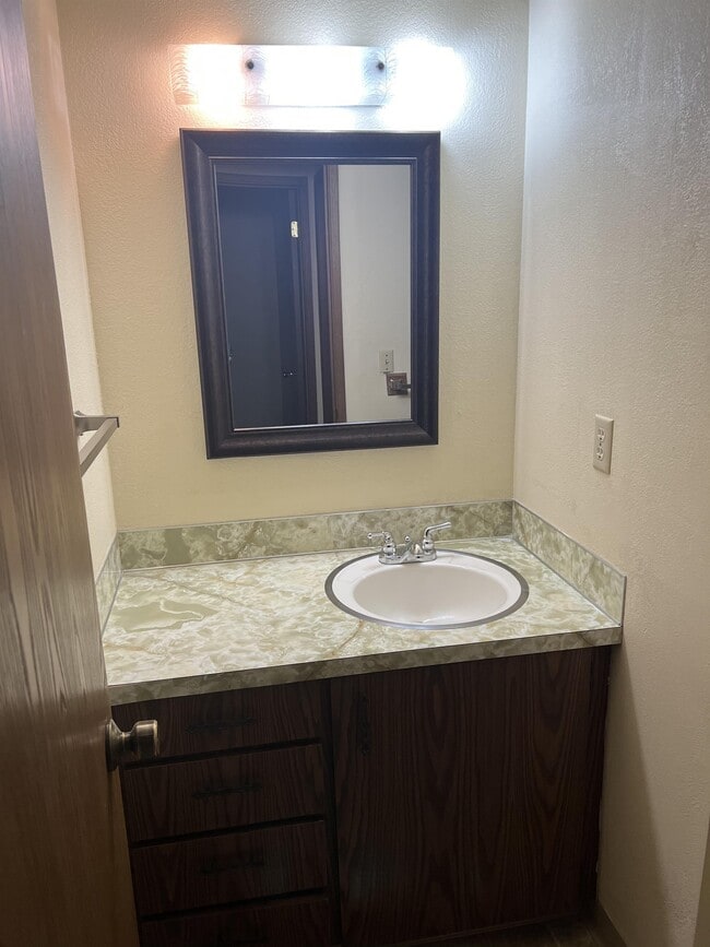 Building Photo - 4426 Holly Ln NW