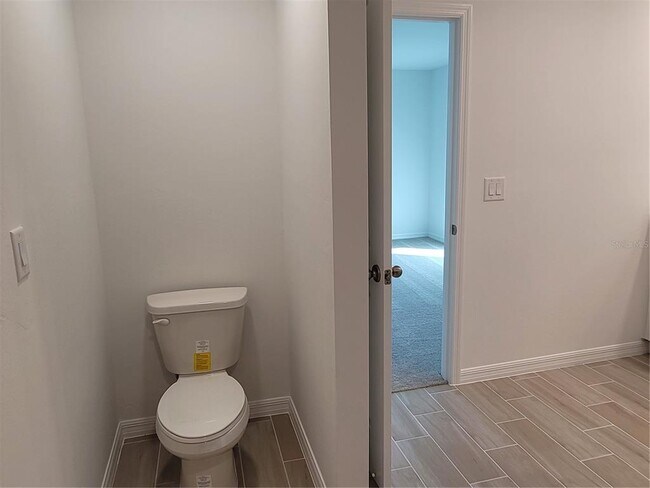 Building Photo - 11100 Vanessa Ave