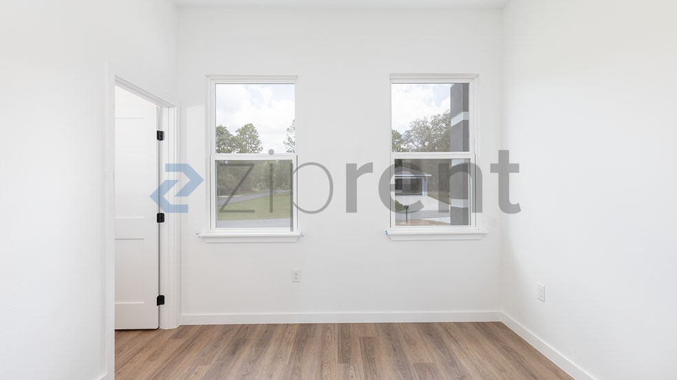 Building Photo - Unit