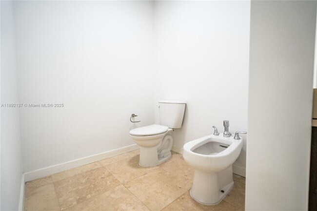 Building Photo - 300 Majorca Ave