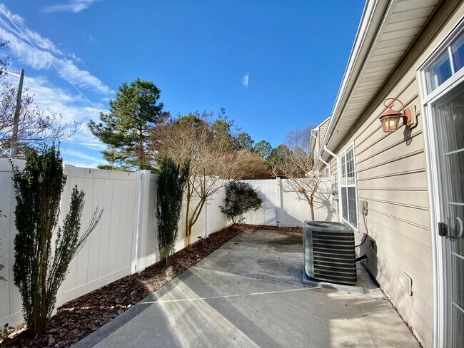 Building Photo - READY July 1st!! End-Unit Condo with Commu...