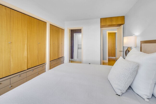 Building Photo - Downtown Anchorage Two Bedroom Two Bath wi...