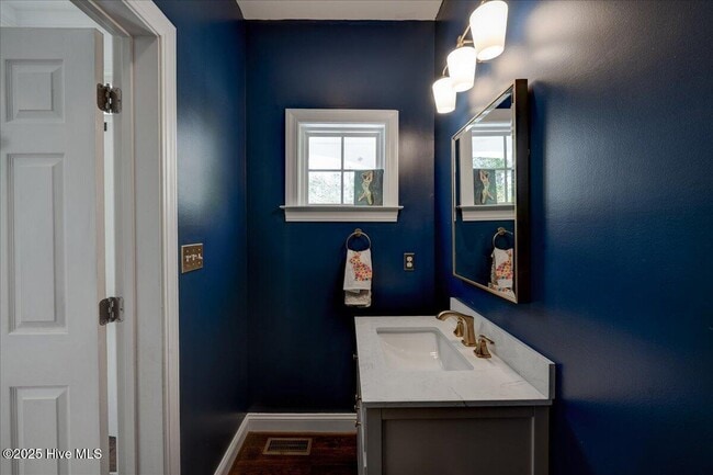 Building Photo - 4003 Auburn Ct