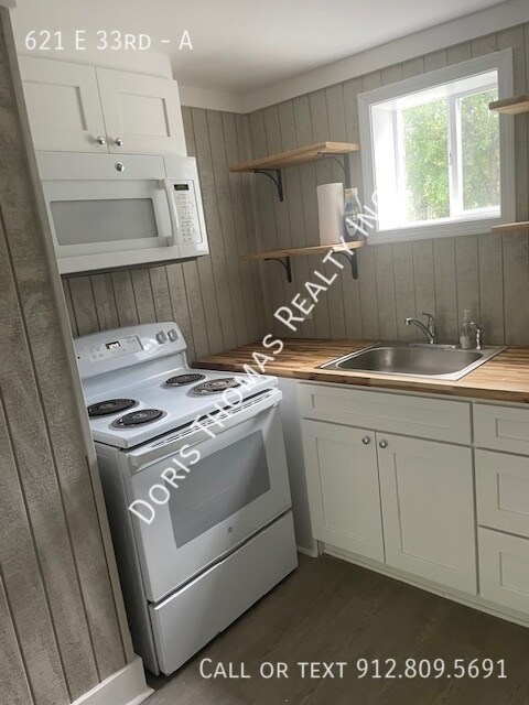 Building Photo - 621 E 33rd St